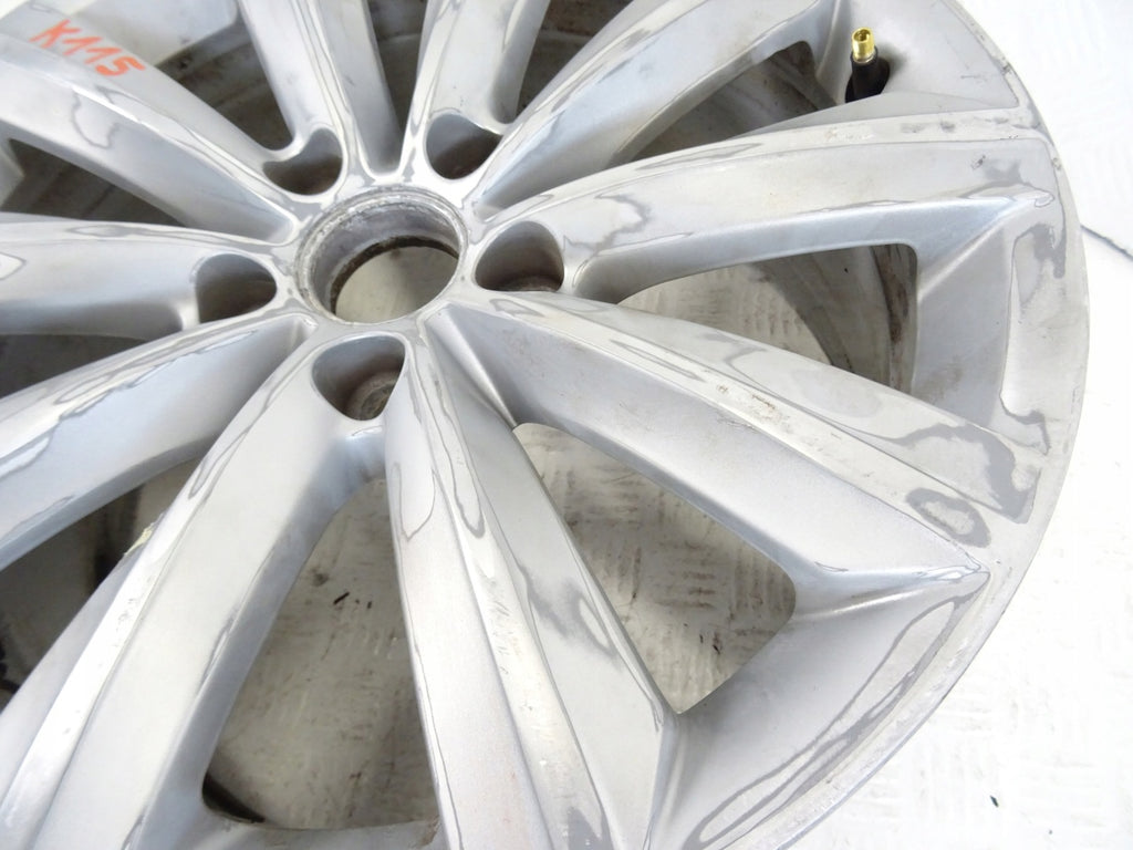 1x Alufelge 17 Zoll 7.5" 5x112 47ET AW931007GA VW Passat B7 Rim Wheel