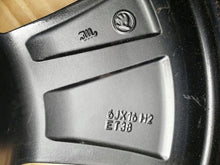 Laden Sie das Bild in den Galerie-Viewer, 1x Alufelge 16 Zoll 6.0" 5x100 38ET Glanz Schwarz 658601025 Skoda I Rim Wheel FEL4001169860lk