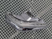 Laden Sie das Bild in den Galerie-Viewer, Frontscheinwerfer BMW 5A798D7 5A798D8 LED Ein Satz Scheinwerfer Headlight SCH7787854639mc