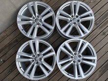 Laden Sie das Bild in den Galerie-Viewer, 4x Alufelge 20 Zoll 8.0" 5x112 28ET Glanz Silber 4M0601025G Audi D5 Rim Wheel FEL3090855001rd