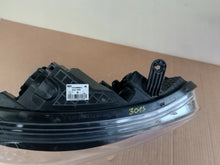 Load image into Gallery viewer, Frontscheinwerfer Hyundai I20 92102-4P500 Rechts Scheinwerfer Headlight SCH4867142715ti