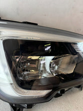 Load image into Gallery viewer, Frontscheinwerfer Renault Master 260105567R Rechts Scheinwerfer Headlight