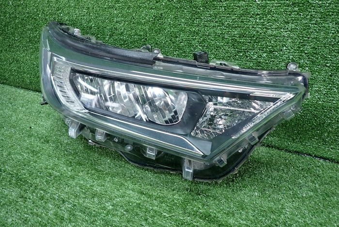 Frontscheinwerfer Toyota V 7444NA Rechts Scheinwerfer Headlight SCH3915057299jn