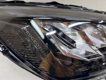 Laden Sie das Bild in den Galerie-Viewer, Frontscheinwerfer Peugeot 2008 208 II 9833036180 LED Rechts Headlight