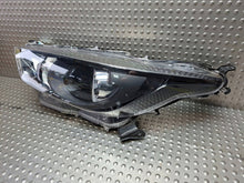 Laden Sie das Bild in den Galerie-Viewer, Frontscheinwerfer Toyota Yaris EUK0-6 Links Scheinwerfer Headlight SCH6882976120sy