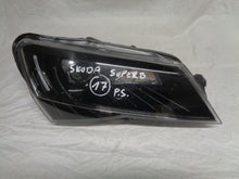 Laden Sie das Bild in den Galerie-Viewer, Frontscheinwerfer Skoda Superb 3V1941016A Xenon Rechts Scheinwerfer Headlight