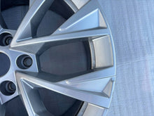 Laden Sie das Bild in den Galerie-Viewer, 1x Alufelge 18 Zoll 3P0601025G Skoda Superb I Rim Wheel FEL1338741259bc