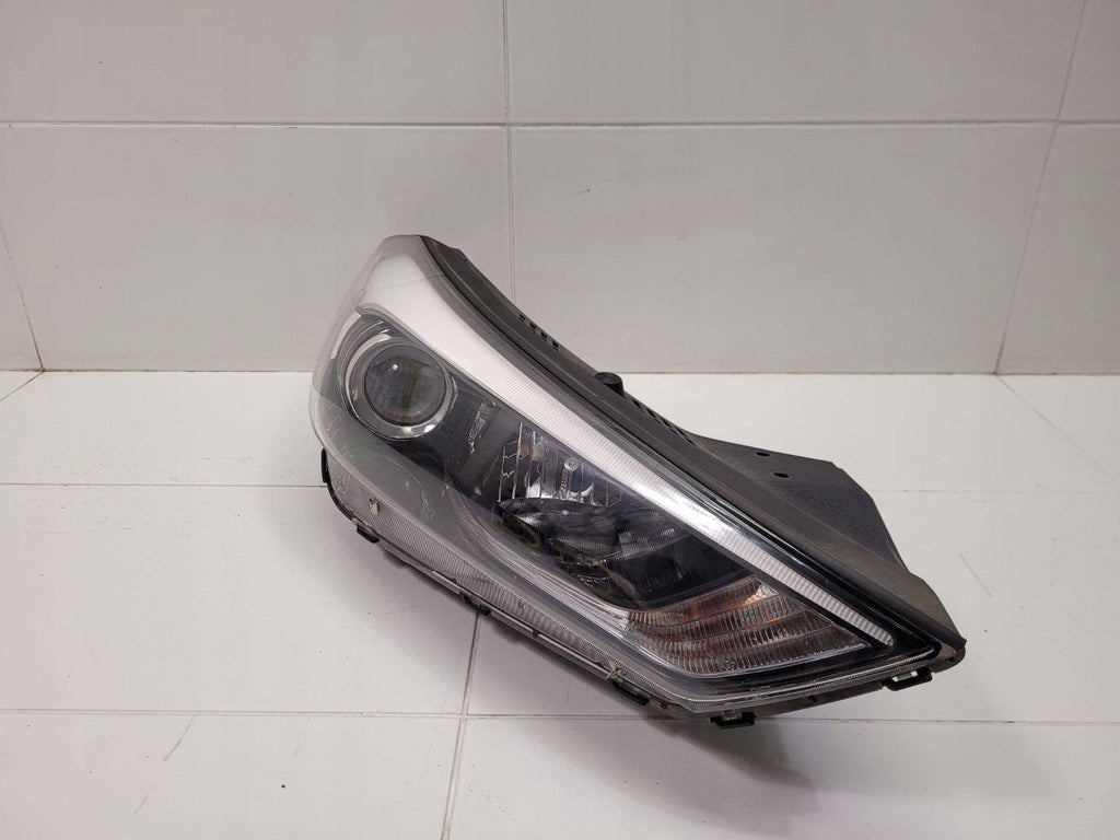 Frontscheinwerfer Hyundai Tucson 92102-D7100 SKU12000 Rechts Headlight