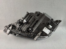 Laden Sie das Bild in den Galerie-Viewer, Frontscheinwerfer BMW 5 G31 G30 8499112-04 LED Rechts Scheinwerfer Headlight