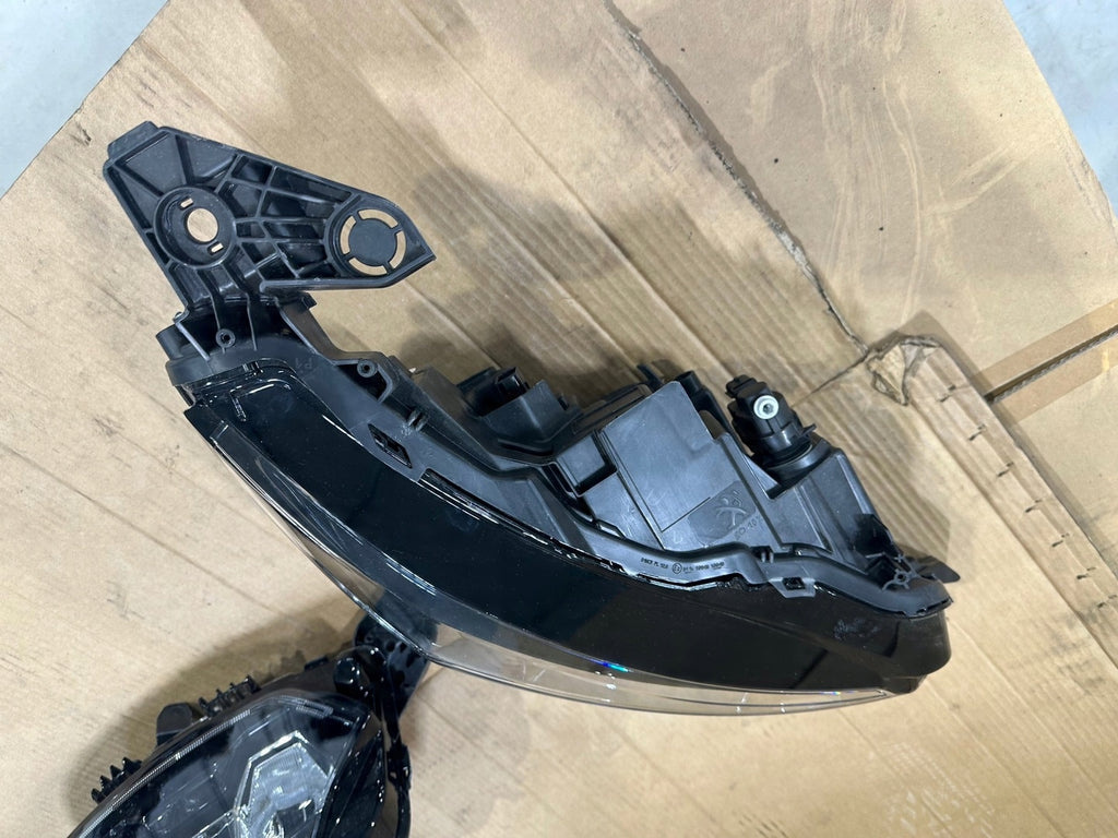 Frontscheinwerfer Peugeot 2008 9833036180 9833036380 LED Rechts oder Links