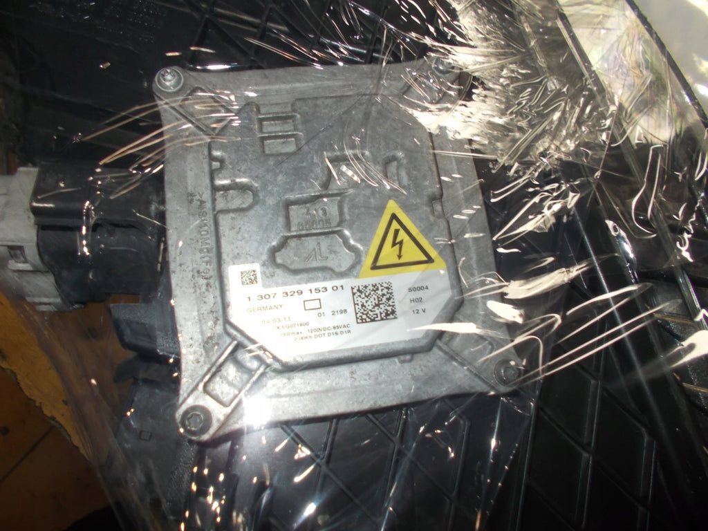 Frontscheinwerfer Renault Megane III 260100021R Xenon Rechts Headlight SCH7838052539az