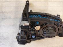 Laden Sie das Bild in den Galerie-Viewer, Frontscheinwerfer Toyota Prius 99226-91002 Rechts Scheinwerfer Headlight SCH3652678817jv