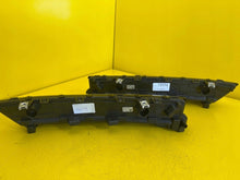 Laden Sie das Bild in den Galerie-Viewer, Frontscheinwerfer VW T7 7T0941653A LED Ein Satz Scheinwerfer Headlight