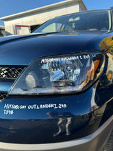 Laden Sie das Bild in den Galerie-Viewer, Frontscheinwerfer Mitsubishi Outlander I Links Scheinwerfer Headlight
