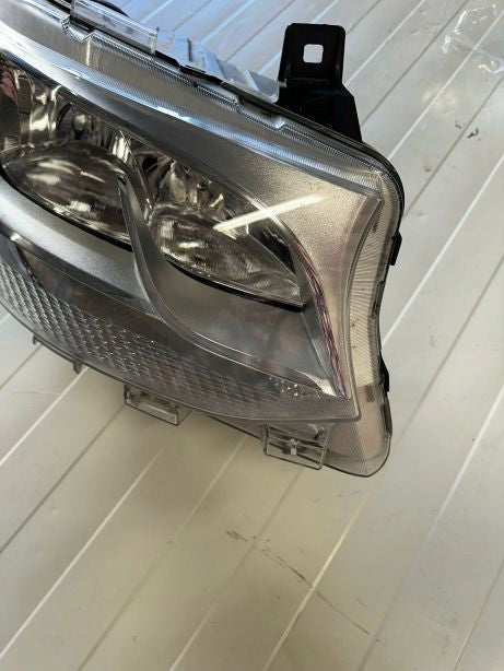 Frontscheinwerfer Mercedes-Benz Sprinter A9109060100 Rechts Headlight