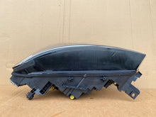 Laden Sie das Bild in den Galerie-Viewer, Frontscheinwerfer VW 11B941005 LED Links Scheinwerfer Headlight SCH5058460007vt