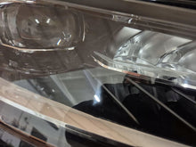 Laden Sie das Bild in den Galerie-Viewer, Frontscheinwerfer Skoda Superb III 3V1941016D Rechts Scheinwerfer Headlight SCH3518312696nr