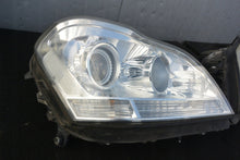 Load image into Gallery viewer, Frontscheinwerfer Mercedes-Benz W164 A1648203161 Xenon Rechts oder Links