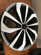 Load image into Gallery viewer, 1x Alufelge 17 Zoll 7.0&quot; 5x112 45ET Glanz Silber 2GA601025AC Vw Rim Wheel