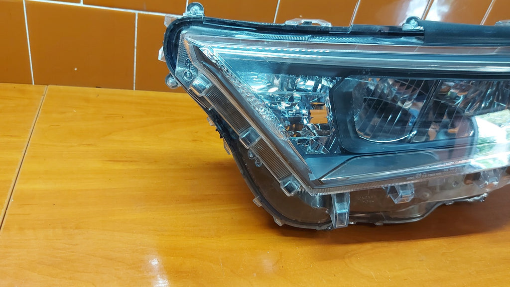 Frontscheinwerfer Toyota V 81185-42A33 LED Ein Stück (Rechts oder Links)