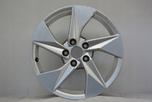 Load image into Gallery viewer, 1x Alufelge 17 Zoll 8.0&quot; 5x112 46ET Glanz Silber 8Y0601025 Audi Rim Wheel