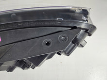 Laden Sie das Bild in den Galerie-Viewer, Frontscheinwerfer Kia Xceed 92101-J73000 LED Links Scheinwerfer Headlight