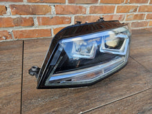 Load image into Gallery viewer, Frontscheinwerfer VW Caddy IV 2K1941031A Xenon Ein Stück (Rechts oder Links) SCH9739793193wi