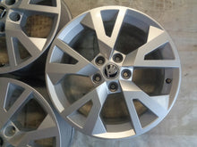 Load image into Gallery viewer, 4x Alufelge 17 Zoll 7.0" 5x112 45ET Glanz Silber 5E0601025S Skoda Octavia III I FEL4824722990fo