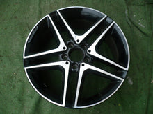 Laden Sie das Bild in den Galerie-Viewer, 1x Alufelge 18 Zoll 8.0&quot; 5x112 48ET A1764010000 Mercedes-Benz Cla Rim Wheel