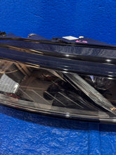 Laden Sie das Bild in den Galerie-Viewer, Frontscheinwerfer Skoda Octavia IV 5E4941016A Full LED Rechts Headlight SCH4737900398xk