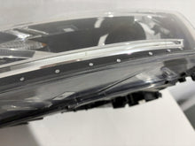 Laden Sie das Bild in den Galerie-Viewer, Frontscheinwerfer Audi Q3 8U0941005B Links Scheinwerfer Headlight SCH3437872919xq