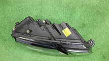 Laden Sie das Bild in den Galerie-Viewer, Frontscheinwerfer Skoda Octavia III 5E1941016E Rechts Scheinwerfer Headlight SCH3031309209xv