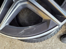 Laden Sie das Bild in den Galerie-Viewer, 1x Alufelge 18 Zoll 9.0" 5x112 49ET A2134016400- Mercedes-Benz Rim Wheel FEL3333678044sq
