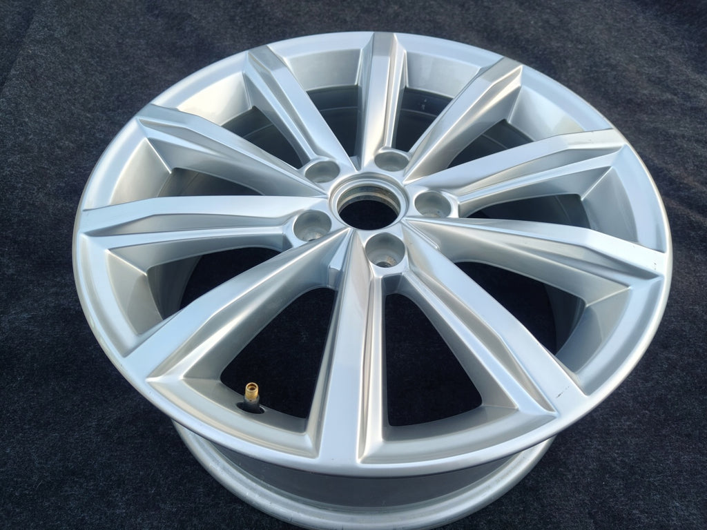 1x Alufelge 17 Zoll 7.0" 5x112 40ET Glanz Silber 3G0601025D VW Passat B8 FEL3437889110hr