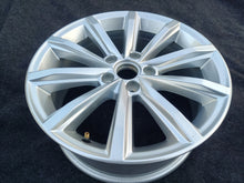 Load image into Gallery viewer, 1x Alufelge 17 Zoll 7.0" 5x112 40ET Glanz Silber 3G0601025D VW Passat B8 FEL3437889110hr