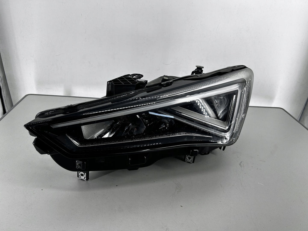 Frontscheinwerfer Seat Leon 5FB941007J LED Ein Stück (Rechts oder Links)