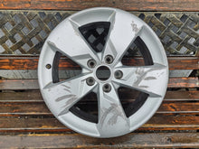 Load image into Gallery viewer, 1x Alufelge 17 Zoll 7.0&quot; 5x112 47ET Glanz Silber 8S0601025J Audi Tt Rim Wheel