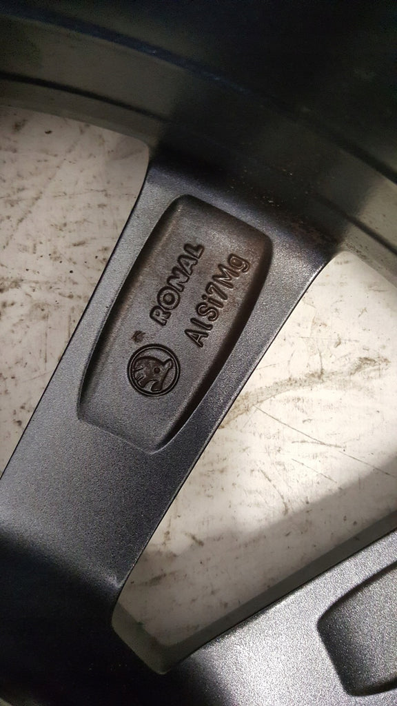 1x Alufelge 17 Zoll 7.0" 5x100 46ET 5JJ601025 Skoda Rapid Rim Wheel