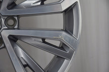 Laden Sie das Bild in den Galerie-Viewer, 4x Alufelge 18 Zoll 7.0&quot; 5x112 45ET Glanz Grau 2GA601025 Mg Rim Wheel