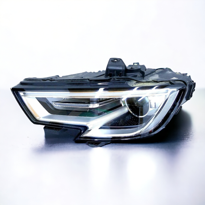 Frontscheinwerfer Audi A3 8V0941005E 90104556 Xenon Links Scheinwerfer Headlight