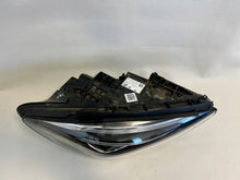 Laden Sie das Bild in den Galerie-Viewer, Frontscheinwerfer Mercedes-Benz W247 A2479062003 LED Rechts Headlight