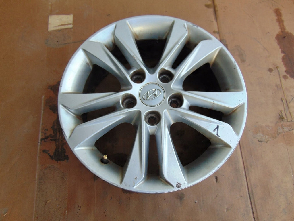 1x Alufelge 16 Zoll 6.5" 5x114.3 45ET Silber PZ474-E067D-Z Toyota Auris