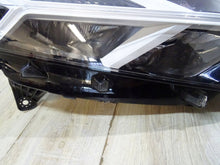 Laden Sie das Bild in den Galerie-Viewer, Frontscheinwerfer Dacia Sandero III Logan 260103884R LED Rechts Headlight SCH7845445717ii