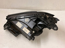Laden Sie das Bild in den Galerie-Viewer, Frontscheinwerfer Mercedes-Benz W213 A2139067606 LED Rechts Headlight SCH7034454560aa