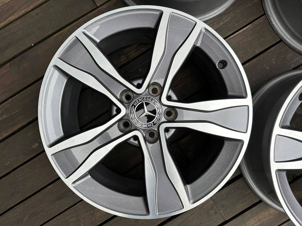 4x Alufelge 17 Zoll 7.0" 5x112 48 5ET A2054010800 Mercedes-Benz C Class W205 FEL7007701870st