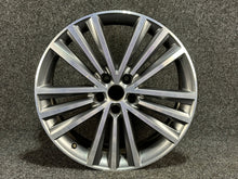 Load image into Gallery viewer, 1x Alufelge 19 Zoll 7.0" 5x112 43ET 565601025R- Skoda Kodiaq Rim Wheel FEL4591886965bk
