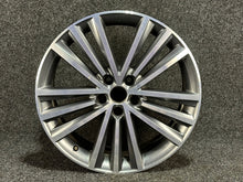 Load image into Gallery viewer, 1x Alufelge 19 Zoll 7.0" 5x112 43ET 565601025R- Skoda Kodiaq Rim Wheel FEL4591886965bk