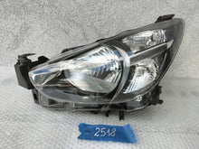 Load image into Gallery viewer, Frontscheinwerfer Mazda 2 DB5J51040 Links Scheinwerfer Headlight