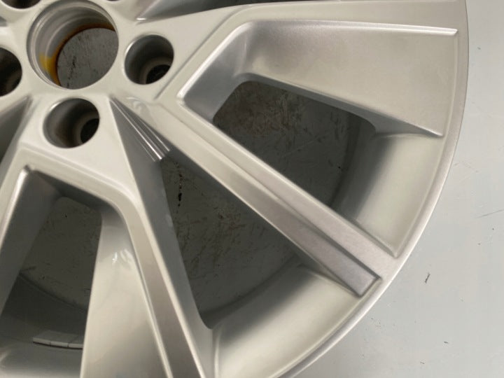 1x Alufelge 17 Zoll 6.5" 5x100 40ET Glanz Silber 658601025C Skoda Kamiq FEL5252124872mk