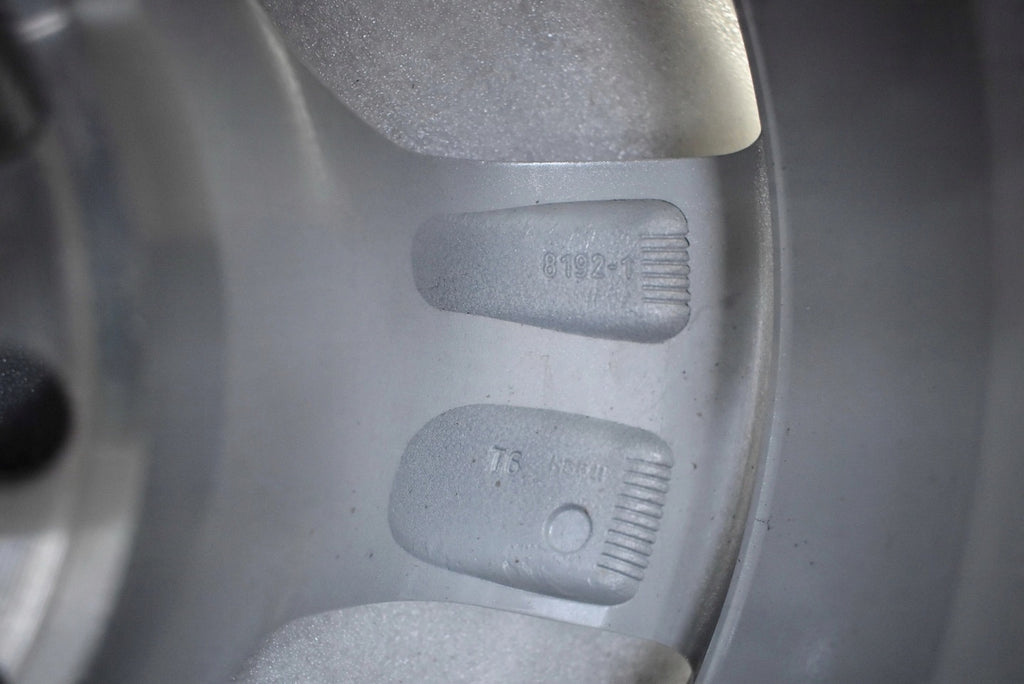 1x Alufelge 15 Zoll 6.5" 4x108 20ET Glanz Silber Peugeot 2008 Rim Wheel